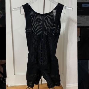 Waist clinching faja by Ardyss size 32